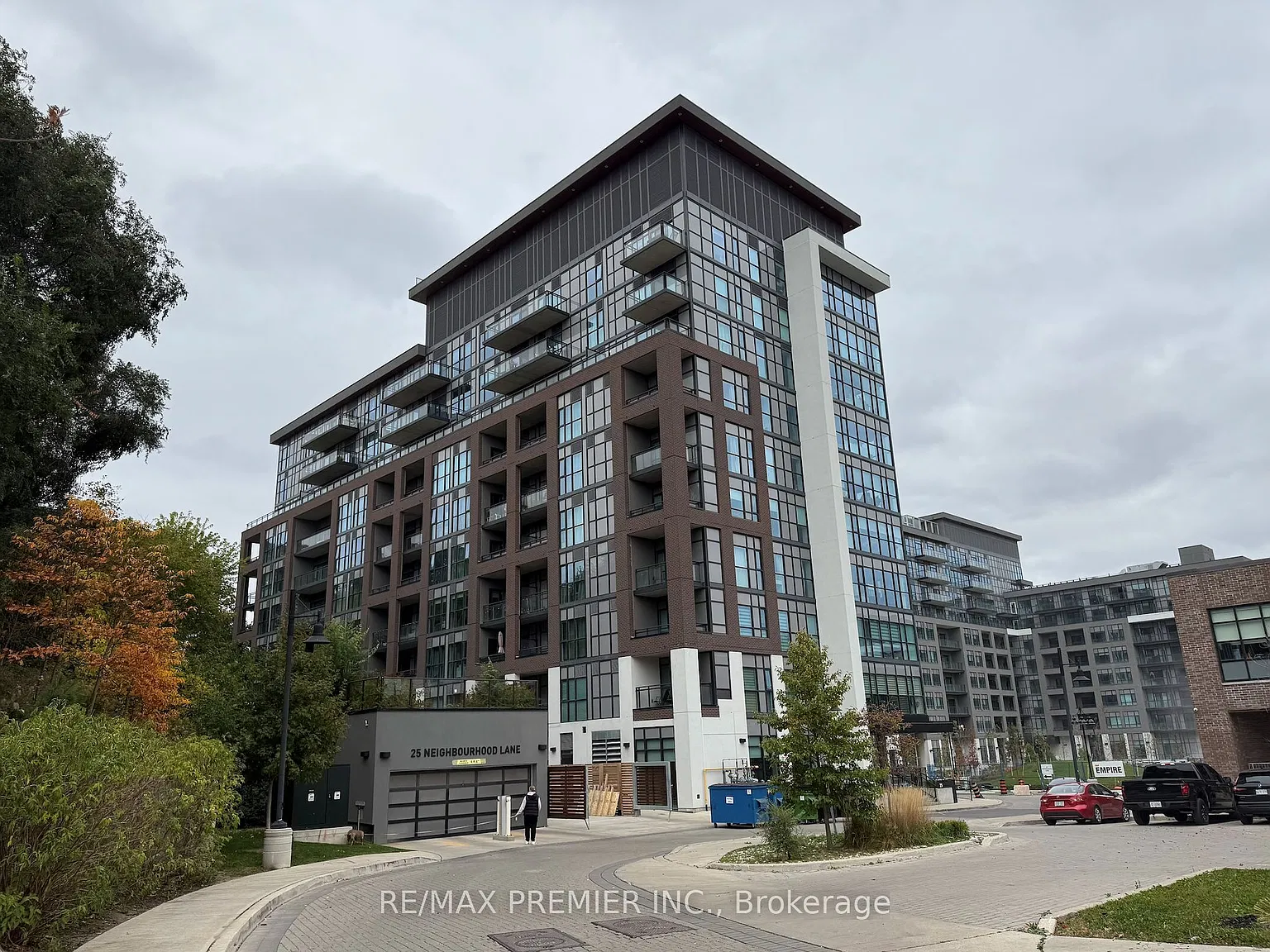 Queensview — Photo 1