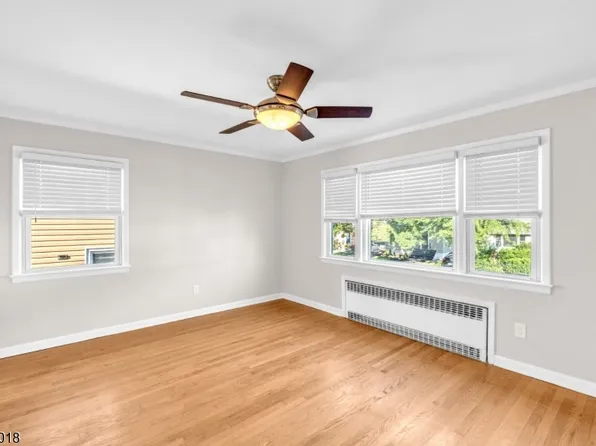50 Leslie St, East Orange City, NJ 07017