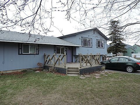 3rd image of 816 Golden St