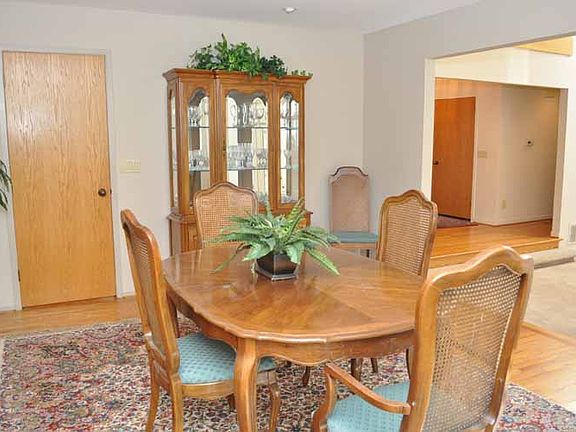 5th image of 3865 Penberton Ct
