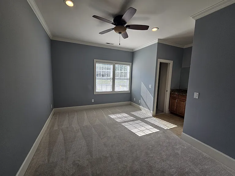 621 Hadley Ct — Photo 10