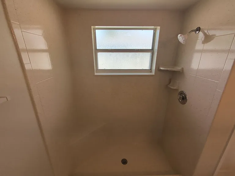138 W Navarro Pl — Photo 14