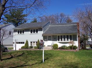 522 Fairway Dr, Union, NJ 07083