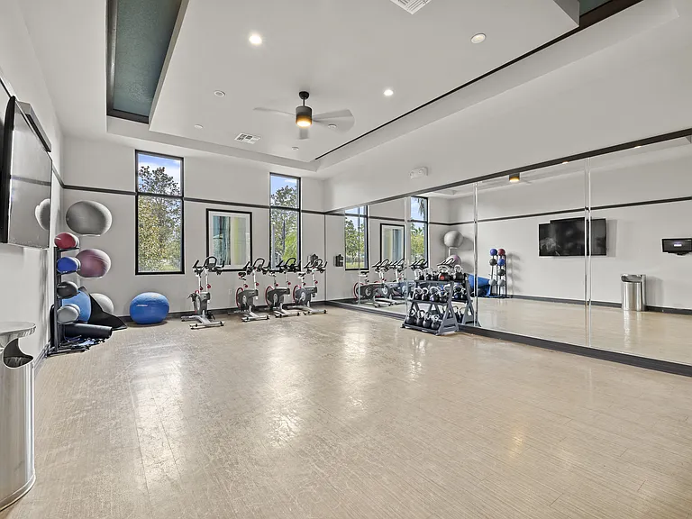 Pearce at Pavilion Luxury Apartments — Photo 30