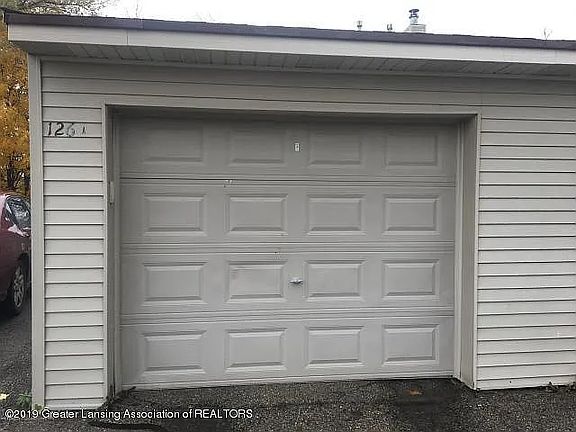 2nd image of 907 Registry Dr