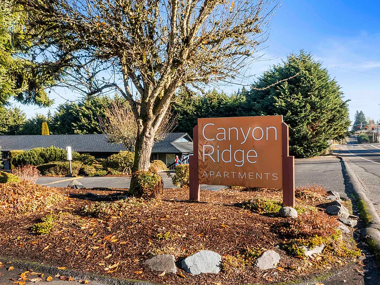Canyon Ridge Apartments — Photo 17