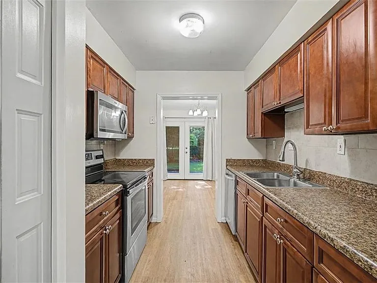6350 Hawthorne Ter — Photo 15