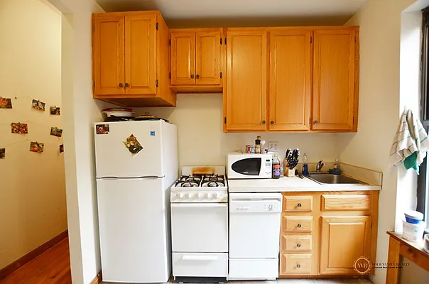 Rented by Your Vanity Realty | media 13