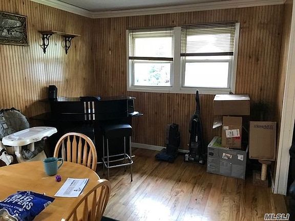 2nd image of 100 Wagon Ln