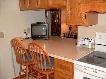 4th image of 2110 Cranbrook Dr NE