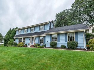 16860 Burnet Ct, Brookfield, WI 53005