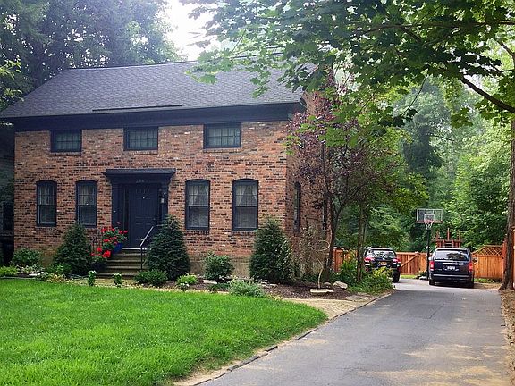 2nd image of 236 Kenwood Ave