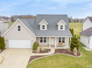 1413 Golf View Dr, Nappanee, IN 46550
