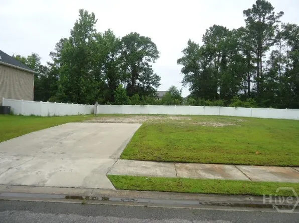 1015 Meredith Lane, Hinesville, GA 31313
