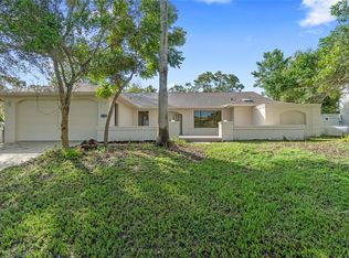 5190 Colchester Ave, Spring Hill, FL 34608