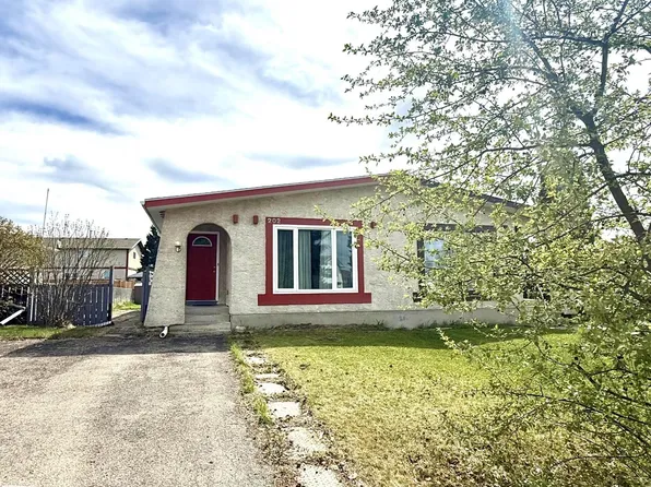 202 22nd St, Cold Lake, AB T9M 1E8