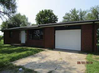 1129 McDonough Lake Rd, Collinsville, IL 62234