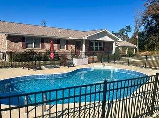 7426 Berry Dr, Grand Ridge, FL 32442