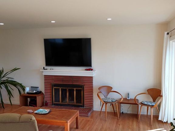 2nd image of 1740 Olive Ave
