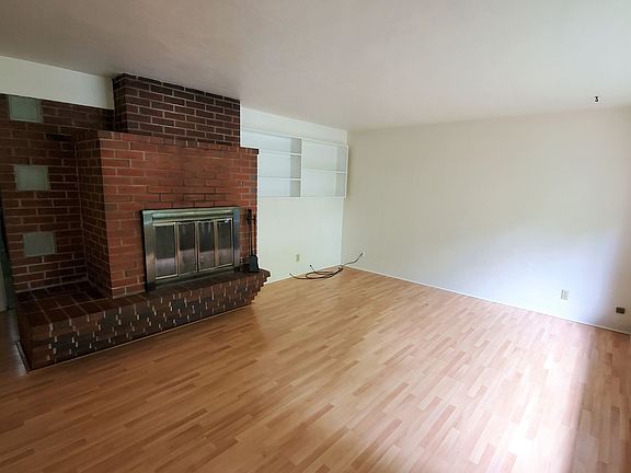 5th image of 1785 Walnut St