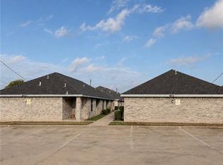 911 N Los Ebanos Rd, Mission, TX 78572
