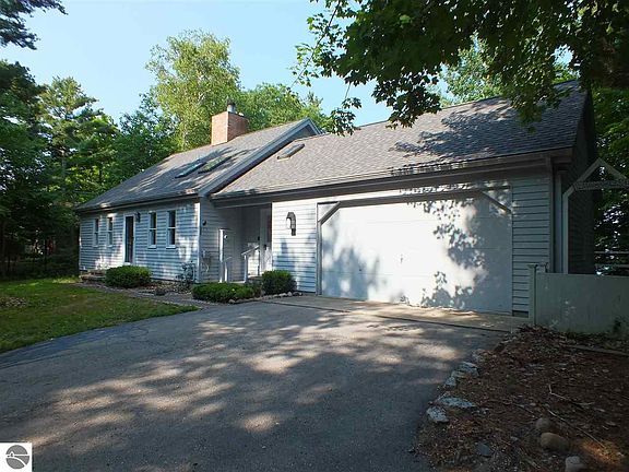4th image of 239 N Golden Beach Dr