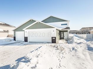 3446 17th St S, Moorhead, MN 56560