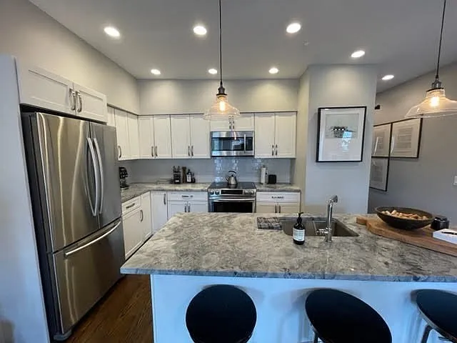 232 W Newton St #E — Photo 5