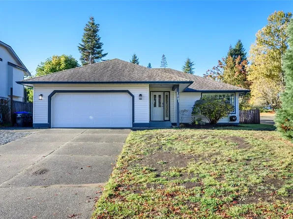 1001 McBride Pl, Courtenay, BC V9N 8Z2