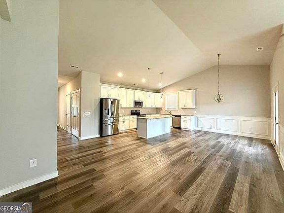 2nd image of 308 N Point Cir