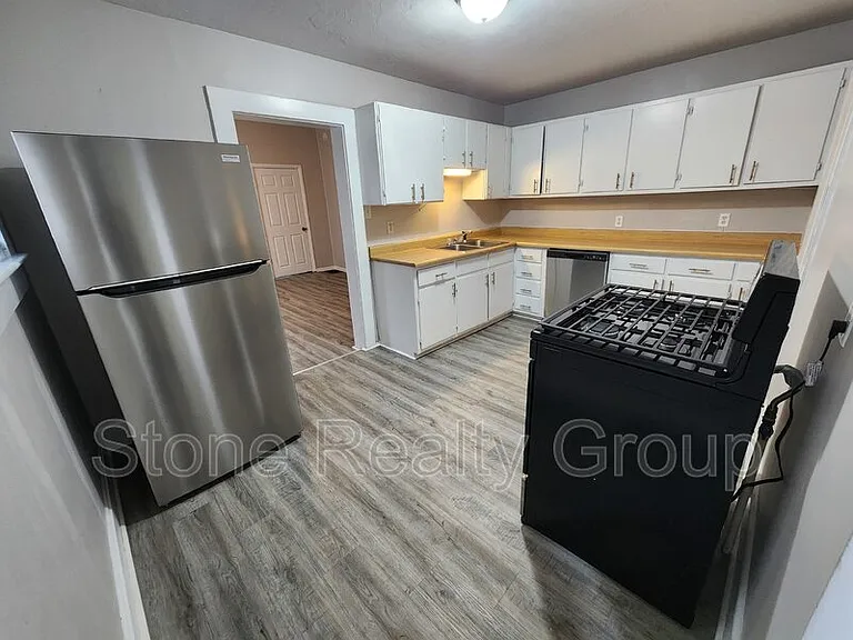 2528 S 8th St — Photo 5