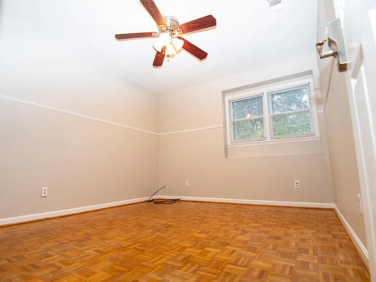 4100 King Arthur Pl — Photo 10