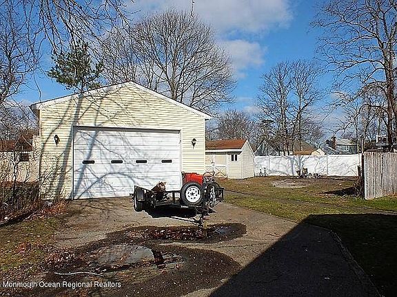 2nd image of 158 Maine St