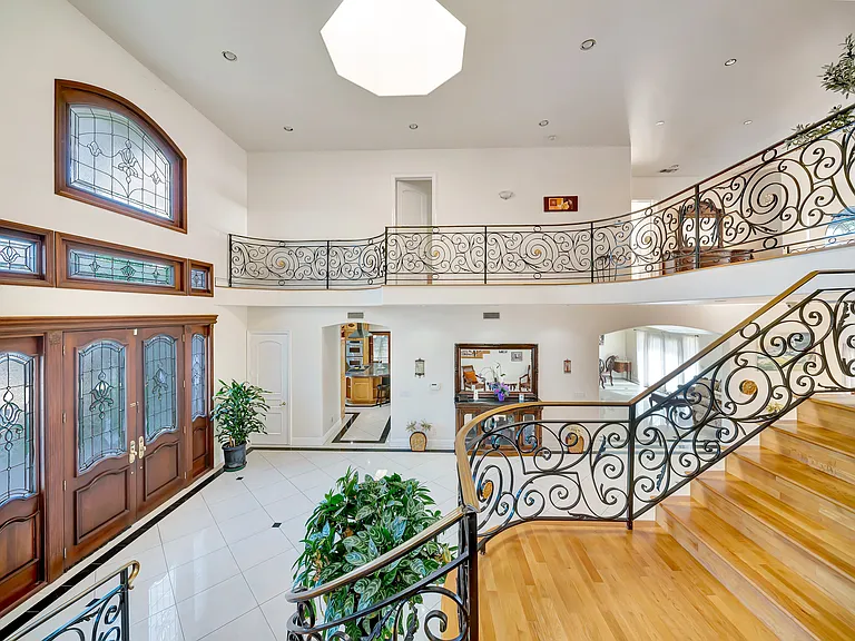 7735 Wilbur Ave — Photo 58