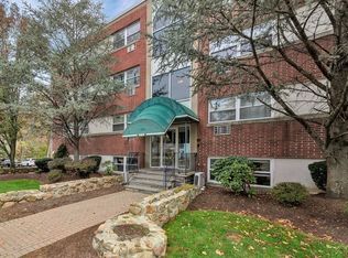 588 Main St APT 3B, Stoneham, MA 02180