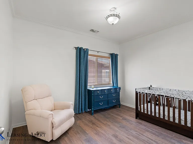 20300 Vanowen St — Photo 14