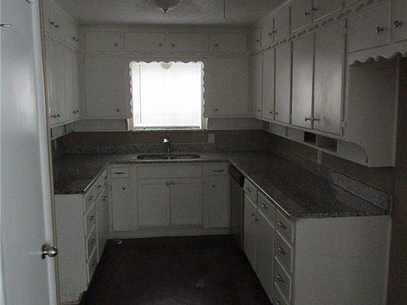 3rd image of 5717 Melinda St