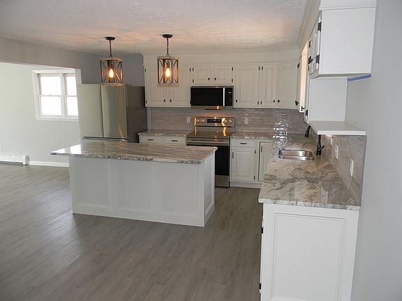 3rd image of 1 Lenox St