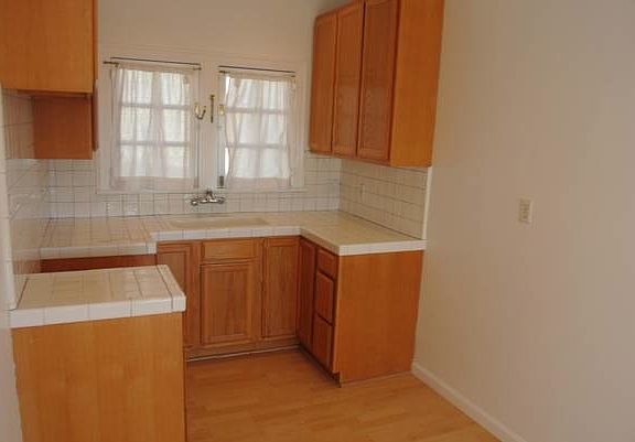 2nd image of 1985 Whitley Ave #1983