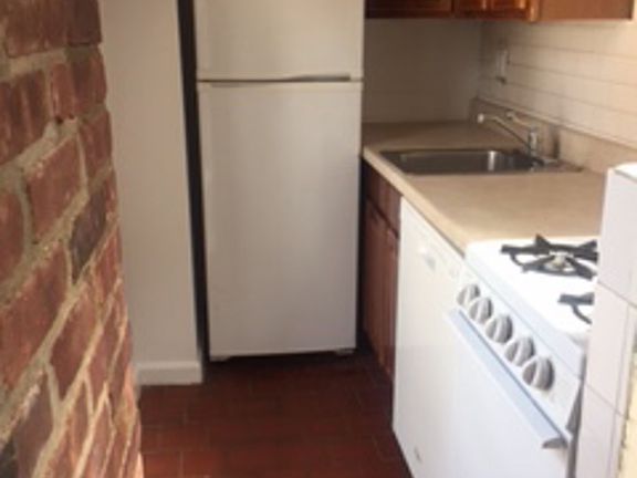 3rd image of 130 E 29th St APT 15