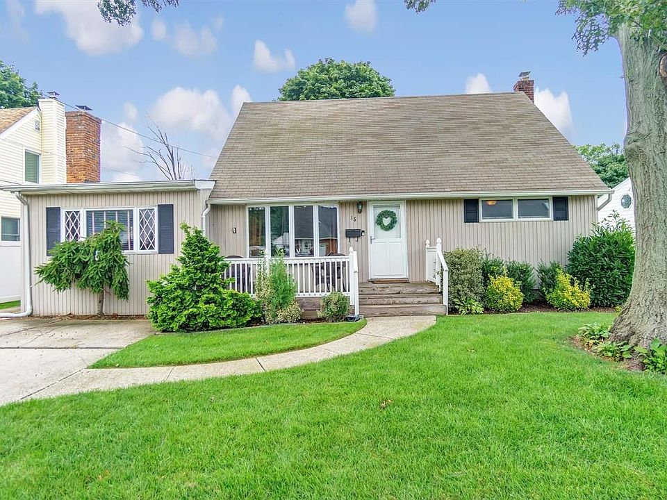 1st image of 15 Cinque Drive