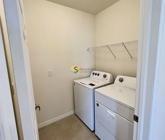 2518 NE 6th Pl — Photo 25
