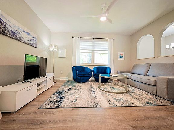 4th image of 413 SE Lana Ct #Id1061115p