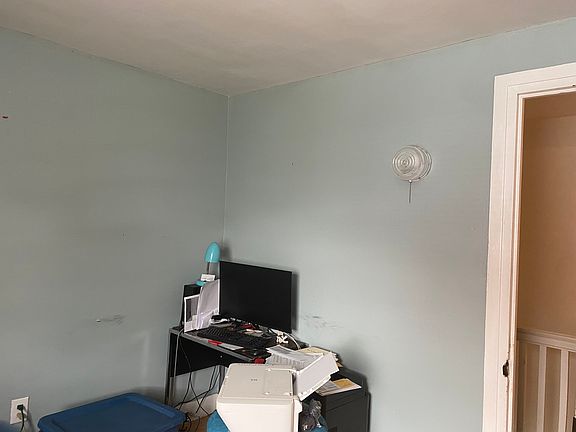 3rd image of 607 S Hancock St