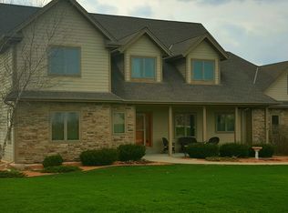 S65W22995 Ludwig Dr, Waukesha, WI 53189