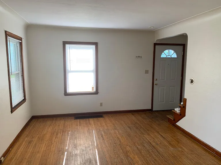 4336 Walker Ave — Photo 5