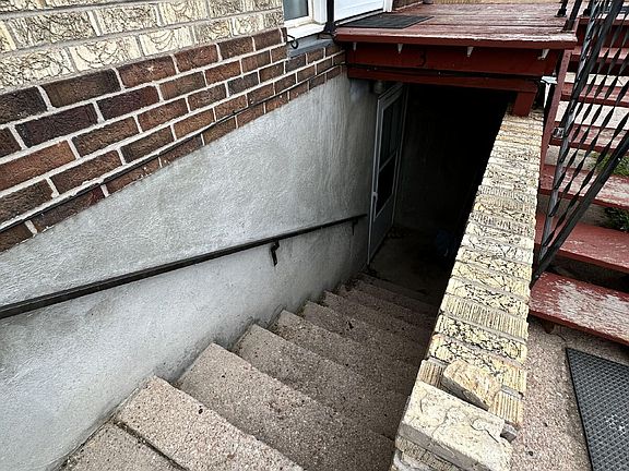 4th image of 2815 Central Ave #3