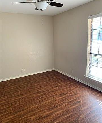 5th image of 203 Tanglewood Ln