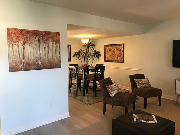 3rd image of 859 Cathedral Dr