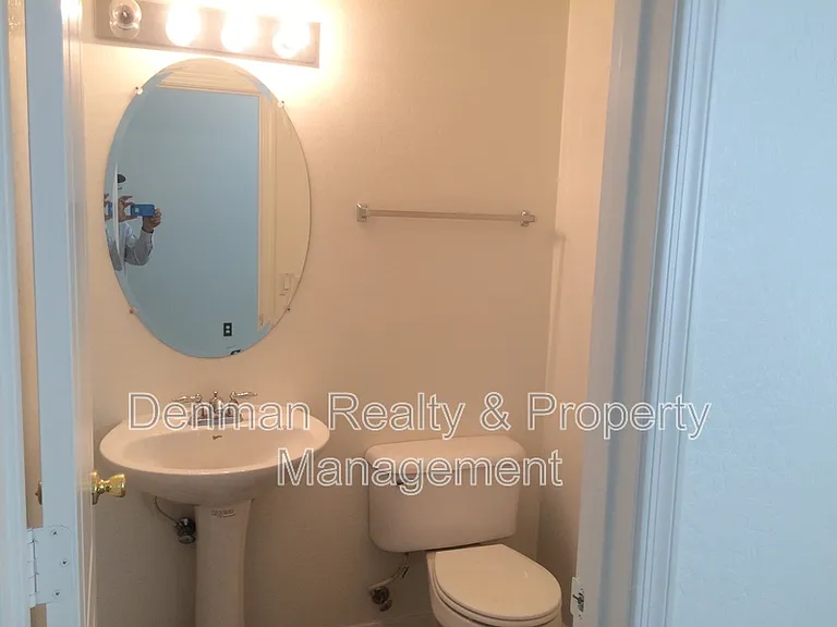 3914 S 52nd Ln — Photo 6